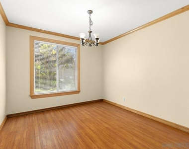 553 Golf Glen Dr - Photo Thumbnail 8