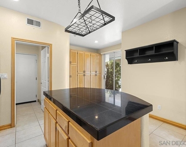 553 Golf Glen Dr - Photo Thumbnail 11