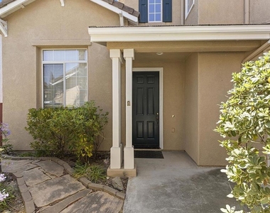 553 Golf Glen Dr - Photo Thumbnail 4