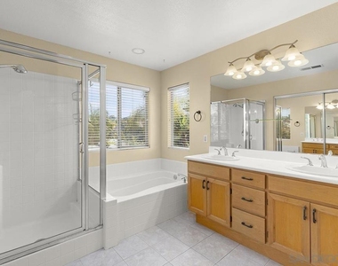 553 Golf Glen Dr - Photo Thumbnail 23