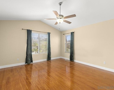 553 Golf Glen Dr - Photo Thumbnail 20