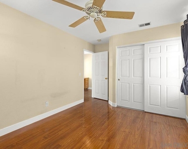553 Golf Glen Dr - Photo Thumbnail 25