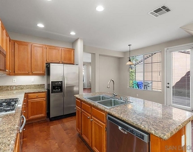 13581 Dogwood Way - Photo Thumbnail 9