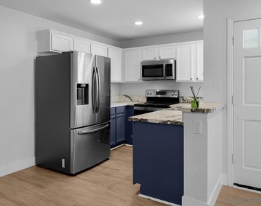 3560 Sunset Lane - Photo Thumbnail 6