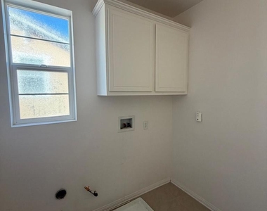 1837 Seasons Street - Photo Thumbnail 26