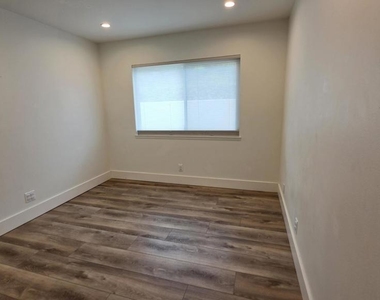 3078 Saddleback Court - Photo Thumbnail 12