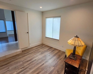 3078 Saddleback Court - Photo Thumbnail 7