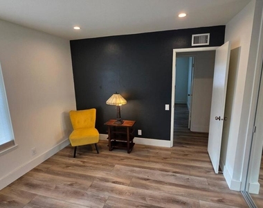 3078 Saddleback Court - Photo Thumbnail 6