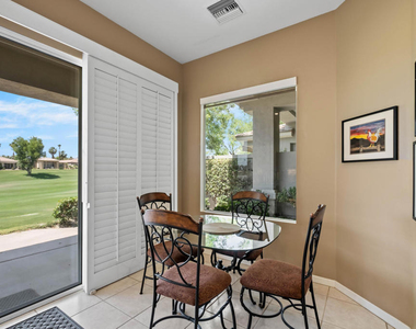 461 Desert Holly Drive - Photo Thumbnail 8
