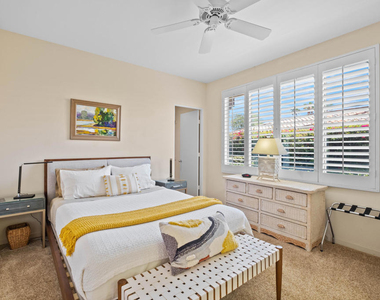 461 Desert Holly Drive - Photo Thumbnail 15
