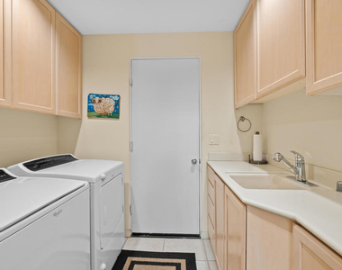 461 Desert Holly Drive - Photo Thumbnail 20