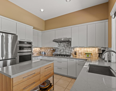 461 Desert Holly Drive - Photo Thumbnail 6