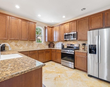 52230 Desert Spoon Court - Photo Thumbnail 13