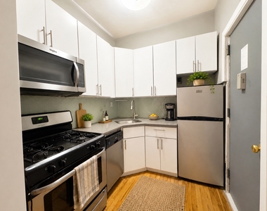 West 151st Street - Photo Thumbnail 4