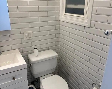 6026 71st Avenue - Photo Thumbnail 4