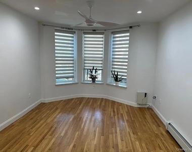 6026 71st Avenue - Photo Thumbnail 2
