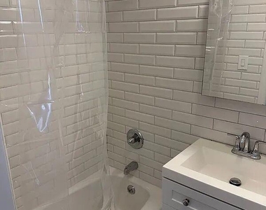 6026 71st Avenue - Photo Thumbnail 5