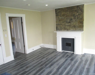 33 Bayview Terrace - Photo Thumbnail 3