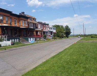33 Bayview Terrace - Photo Thumbnail 1
