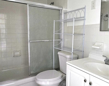 9517 84th Street - Photo Thumbnail 10