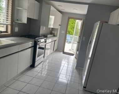 2701 Park Avenue - Photo Thumbnail 2