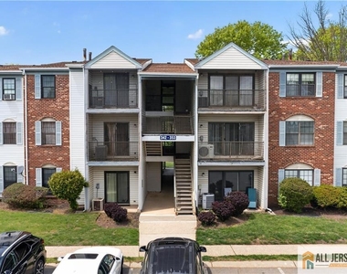 343 Lancaster Court - Photo Thumbnail 1