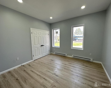 1109 W State Street - Photo Thumbnail 6