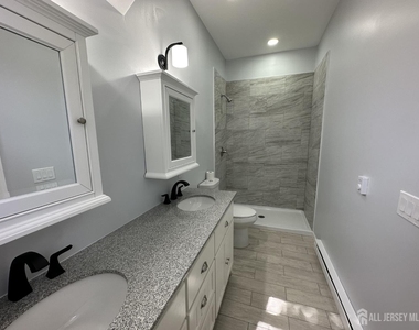 1109 W State Street - Photo Thumbnail 8