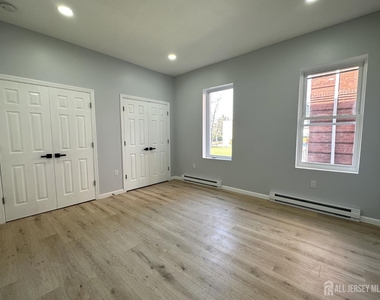 1109 W State Street - Photo Thumbnail 7