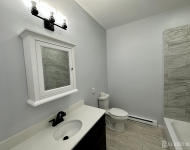 1109 W State Street - Photo Thumbnail 3