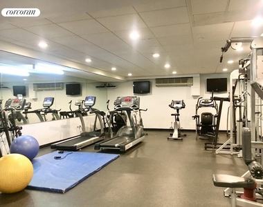 970 Kent Avenue - Photo Thumbnail 9
