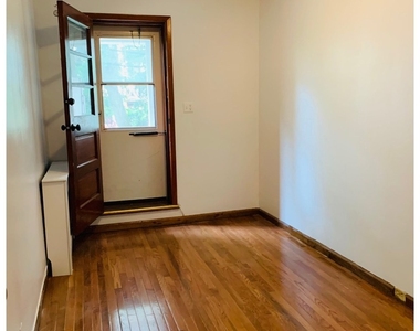 148 Senator Street - Photo Thumbnail 7