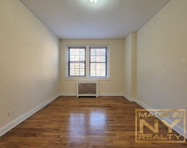51-01 39th Avenue - Photo Thumbnail 4