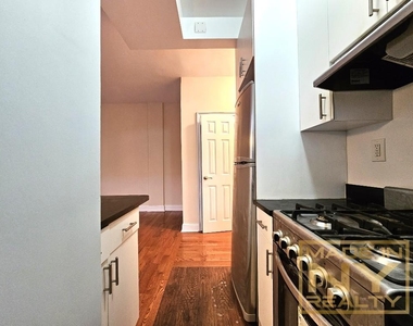 51-01 39th Avenue - Photo Thumbnail 2