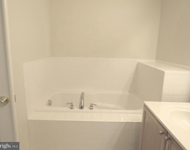 46 Desert Rose Way - Photo Thumbnail 13