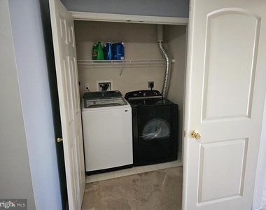 46 Desert Rose Way - Photo Thumbnail 3