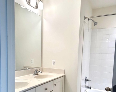227 Charterhouse Street - Photo Thumbnail 16