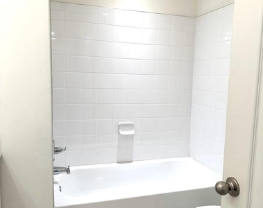 227 Charterhouse Street - Photo Thumbnail 17