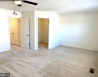 227 Charterhouse Street - Photo Thumbnail 8
