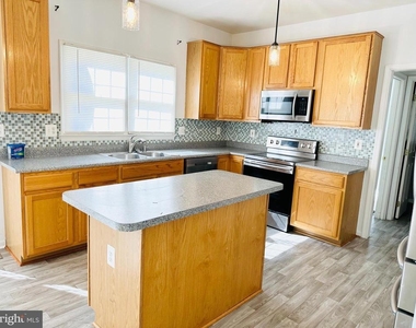 19 Sunrise Valley Court - Photo Thumbnail 6