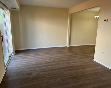 14648 Balsam Street - Photo Thumbnail 11