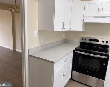 14648 Balsam Street - Photo Thumbnail 3