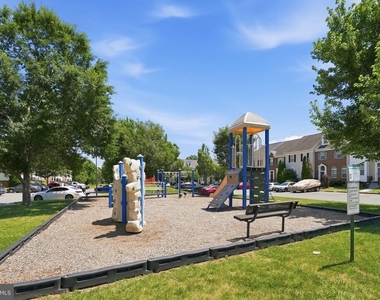8727 Chorley Way - Photo Thumbnail 22
