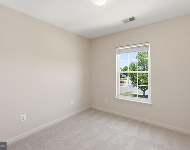 8727 Chorley Way - Photo Thumbnail 13