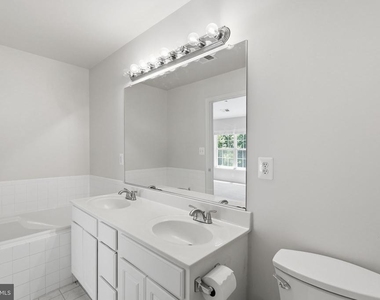 8727 Chorley Way - Photo Thumbnail 10