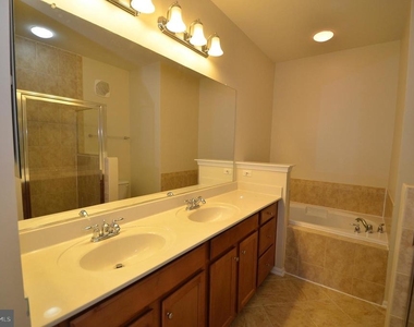 9612 Wigfall Way - Photo Thumbnail 19