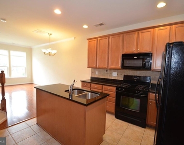 9612 Wigfall Way - Photo Thumbnail 9