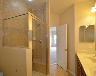 9612 Wigfall Way - Photo Thumbnail 20