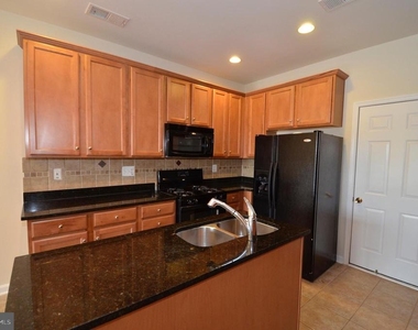 9612 Wigfall Way - Photo Thumbnail 8