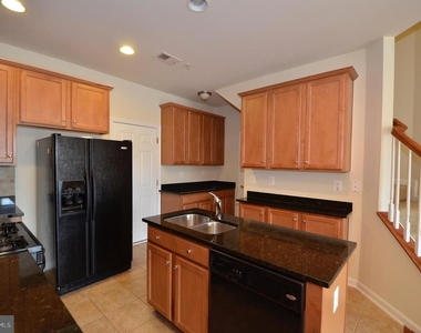 9612 Wigfall Way - Photo Thumbnail 10